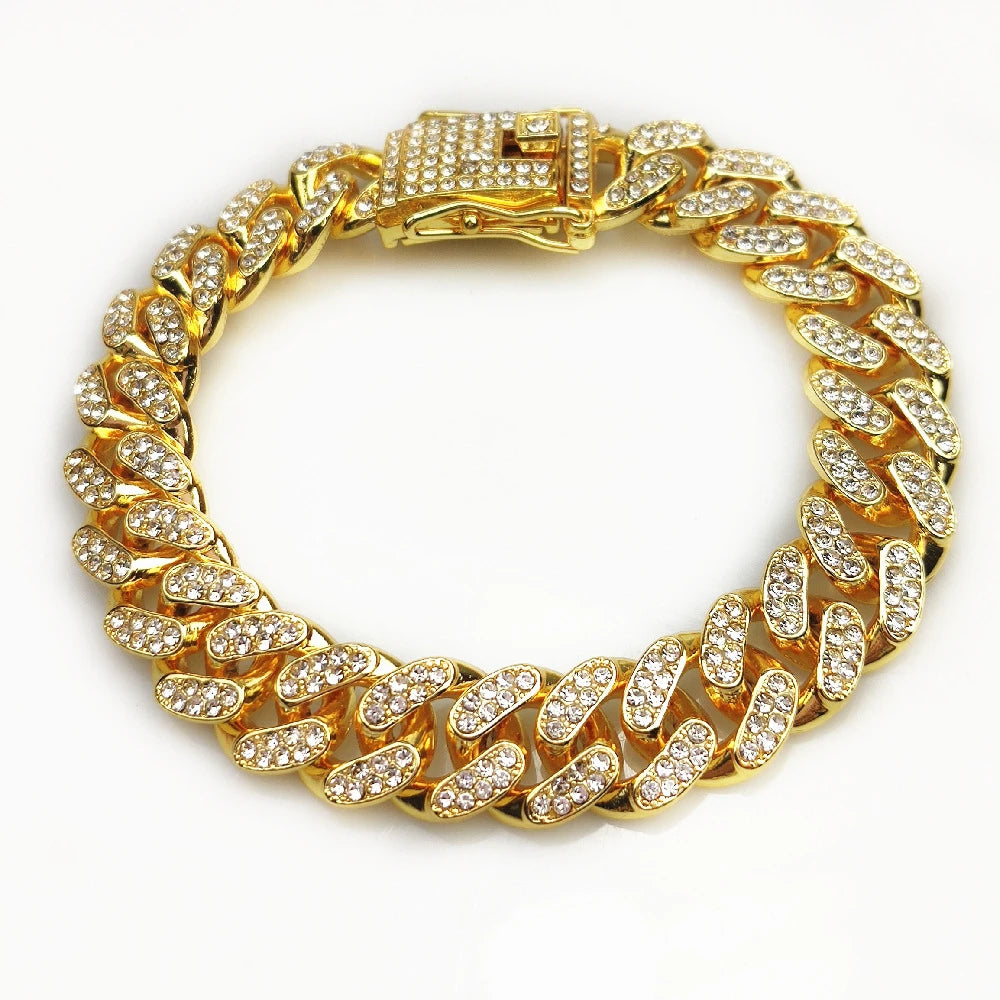 Luxury Cuban Link Rhinestone Collars are Perfect for Cats, Puppies and Full Size Dogs. This Rhinestone Collar is the Perfect Accessory to Add a Little Style to Your Fur Baby. These Stylish Collars Come in Gold, Rose Gold or S