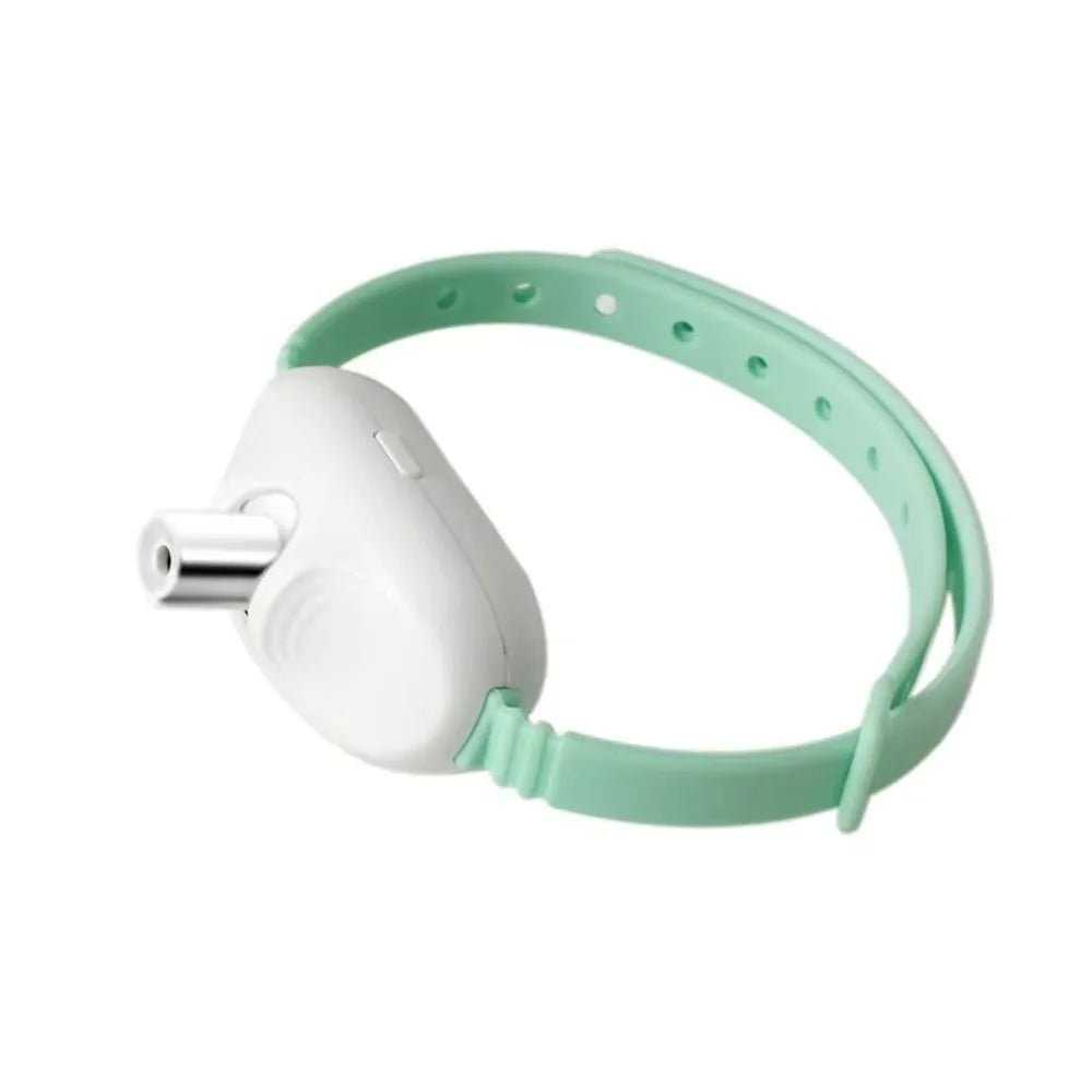 Automatic Cat Laser Light Collar.  This Lightweight Collar can Bring Hours of Joy to Your Cats.