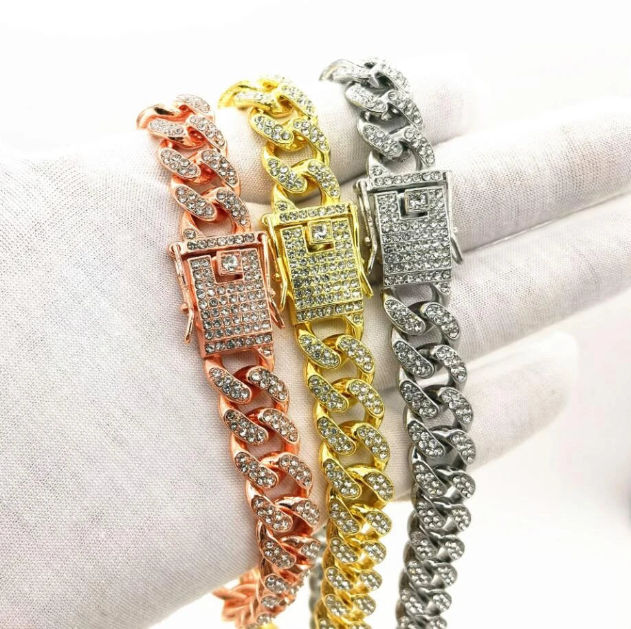 Luxury Cuban Link Rhinestone Collars are Perfect for Cats, Puppies and Full Size Dogs. This Rhinestone Collar is the Perfect Accessory to Add a Little Style to Your Fur Baby. These Stylish Collars Come in Gold, Rose Gold or S